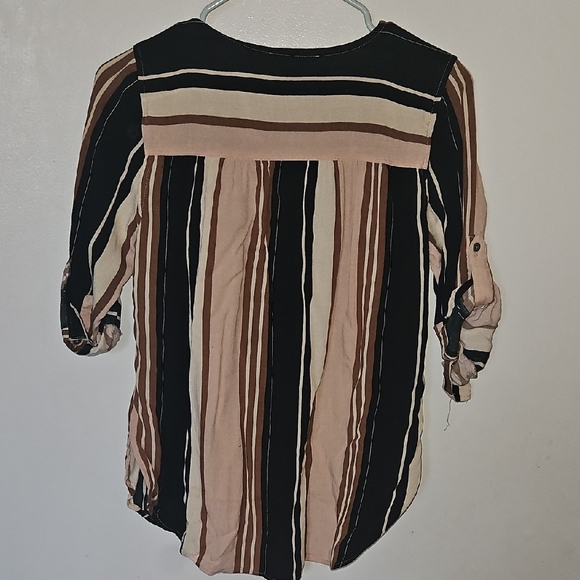 Nine West Tan Button Down Blouse Relaxed Fit - Picture 5 of 6